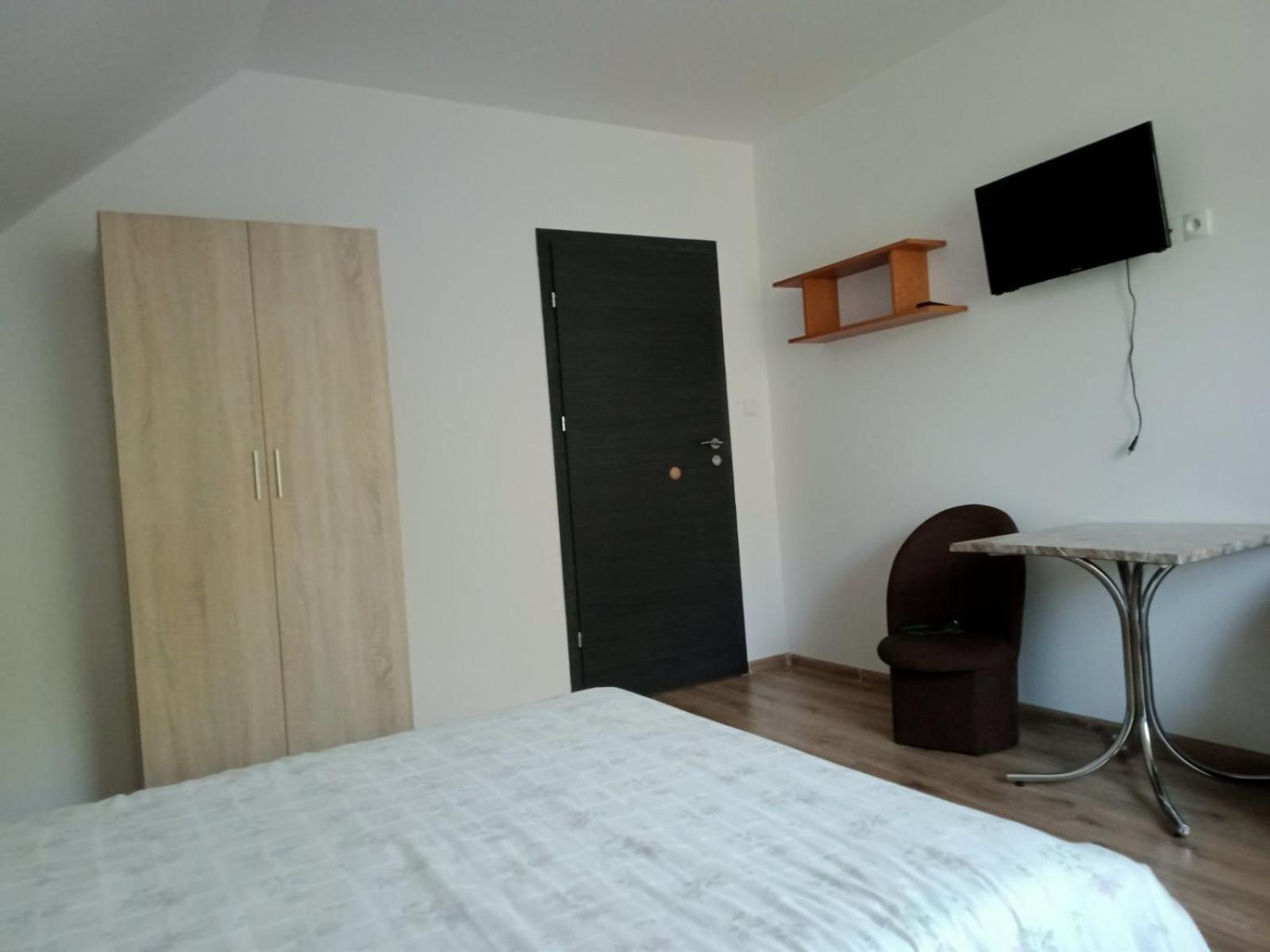 Appartement Pokoje U Nadii à Karwienskie Bloto Drugie Chambre photo